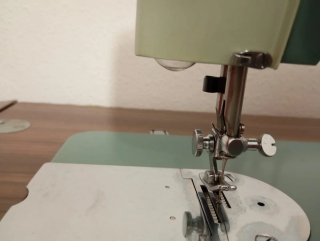 Máquina de coser Alfa pedal