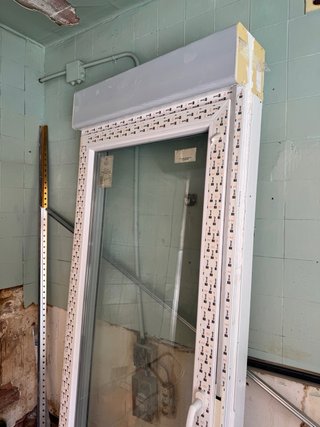 Puerta NUEVA A ESTRENAR de PVC con cristal