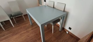 Mesa y 4 sillas comedor