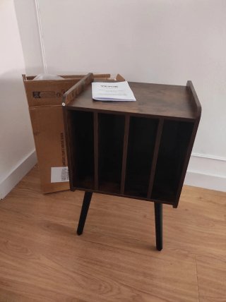 Mueble para tocadiscos con compartimentos
