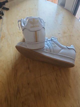 Zapatillas Adidas Superstar Blancas y Doradas