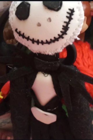 Muñeco tejido estilo Jack Skellington