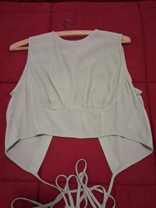 Bonito top verde menta. Talla S o 36. Manga rasa.