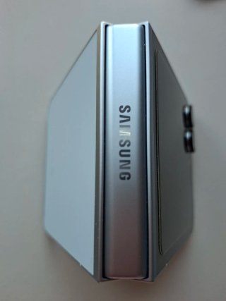Samsung Galaxy Z Flip 6