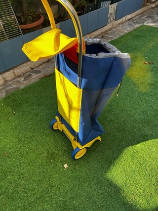 Carro de la compra Lidl azul y amarillo