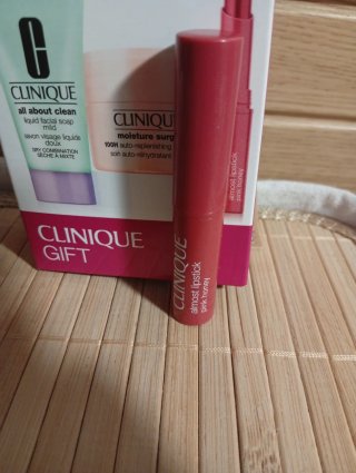 Neceser Clinique: Pintalabios, Crema y Jabón