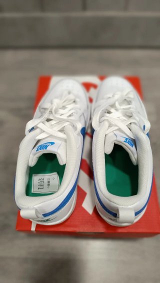Zapatillas Nike Blancas y Azules