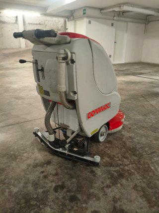 Maquina fregadora