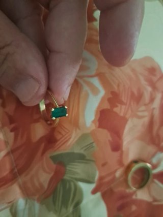Lote oro 18k y esmeraldas.