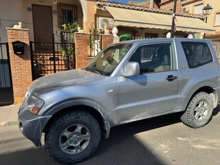 Mitsubishi Montero 2004