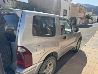 Mitsubishi Montero 2004