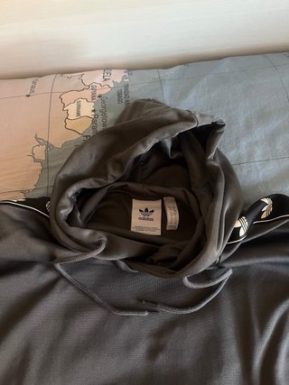 Sudadera Adidas verde oliva