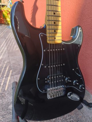 Fender Stratocaster Fsr Hss black