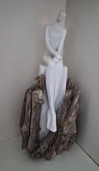 Statua in resina e legno