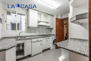 Piso en venta en Palos de Moguer en Madrid