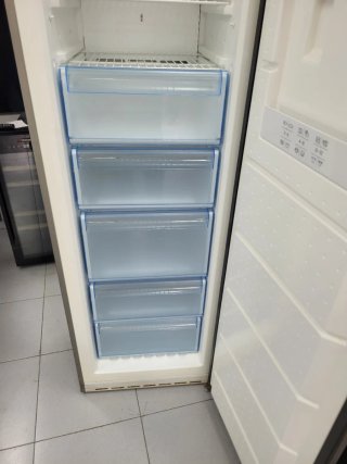 ☆Congelador vertical plateado Garantía + Entrega☆