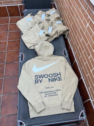 LIQUIDACION LOTE - Sudadera Nike Beige Swoosh