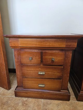 Dormitorio de matrimonio de madera