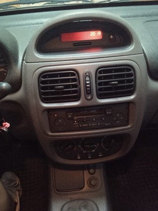 Renault Clio 2000