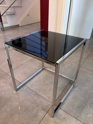 Mesita auxiliar cristal y metal