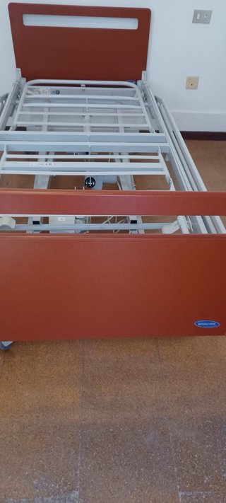 Cama articulada Invacare nueva