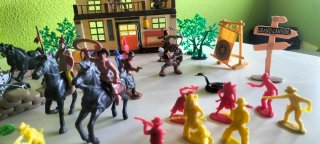 Set Figuras Vaqueros y Caballos