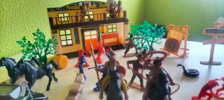 Set Figuras Vaqueros y Caballos