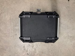 Baúl Moto 45L con Respaldo