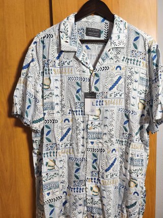 Lote Camisa (Primark) + Camiseta (Universal People
