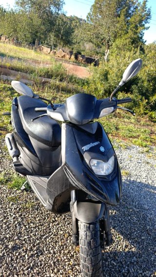 Piaggio Typhoon 49cc Scooter Negra