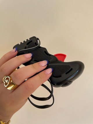 Mando de juego negro con cable