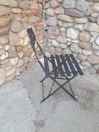 Conjunto mesa y 2 sillas plegables   hierro jardín