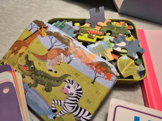 Cuentos, puzzles, tarjetas y apilables
