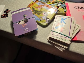 Cuentos, puzzles, tarjetas y apilables