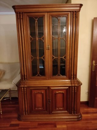 Elegante aparador vitrina vintage madera maciza