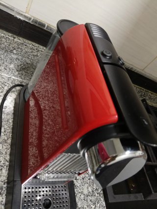 Cafetera Nespresso Roja