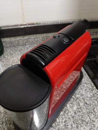Cafetera Nespresso Roja
