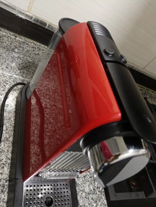 Cafetera Nespresso Roja