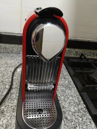 Cafetera Nespresso Roja