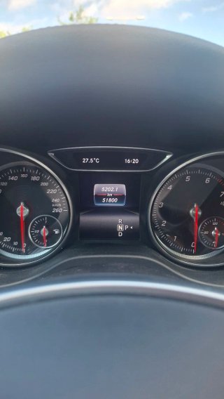 Mercedes GLA Rojo