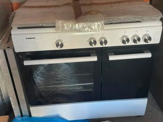 Cocina Corberó 5 fuegos gas butano con horno