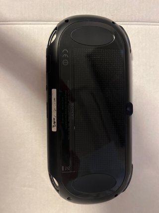 PS Vita Nera + Custodia + 2 Giochi