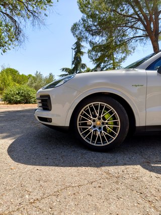 PORSCHE CAYENNE E-HYBRID PLATINUM EDITION (2023)