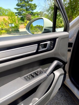 PORSCHE CAYENNE E-HYBRID PLATINUM EDITION (2023)