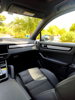 PORSCHE CAYENNE E-HYBRID PLATINUM EDITION (2023)