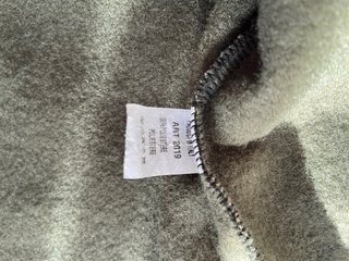 Chaqueta con capucha verde oliva