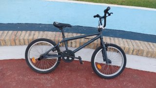 Bicicleta BMX gris