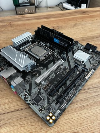 Combo intel Ultra 5 225 + placa gigabyte b860m+ram