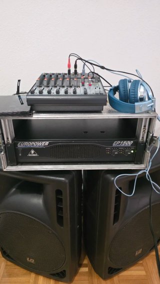 Mesa de mezclas Behringer Xenyx 1204USB