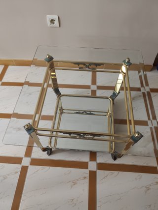 Mesa auxiliar cristal y metal dorada 60x60x44cm
